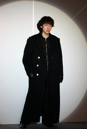 卒業制作　ファッションショー　オールブラック