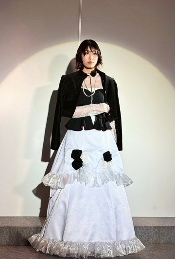 卒業制作　ファッションショー　薔薇